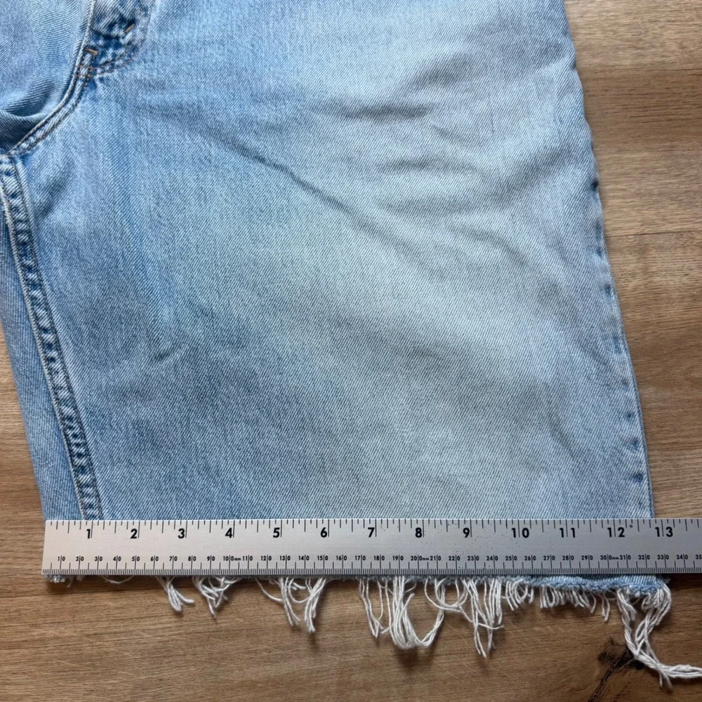 Vintage Levi's 550 Denim Shorts Mens 36 Light Blue Cutoff Relaxed Fit (Tag 40)